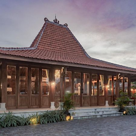 Gria Kerten Surakarta  Bagian luar foto